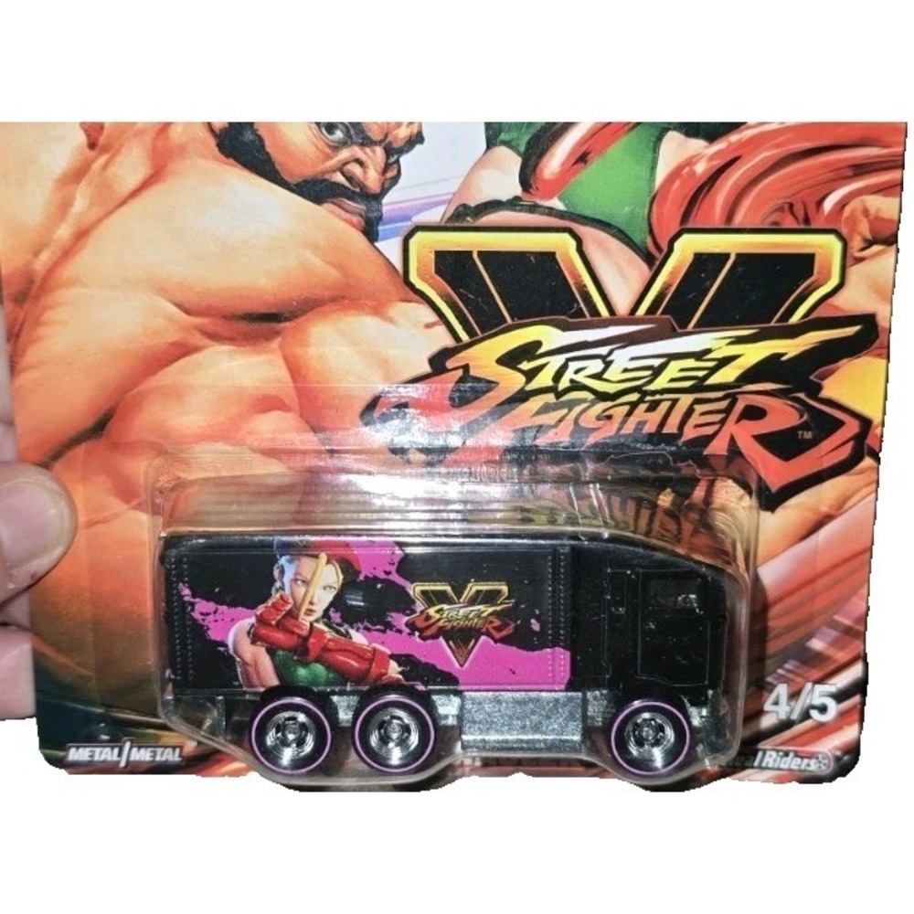 CAPCOM V Street Fighter 2019 Hot Wheels HIWAY HAULER Real Riders! Metal